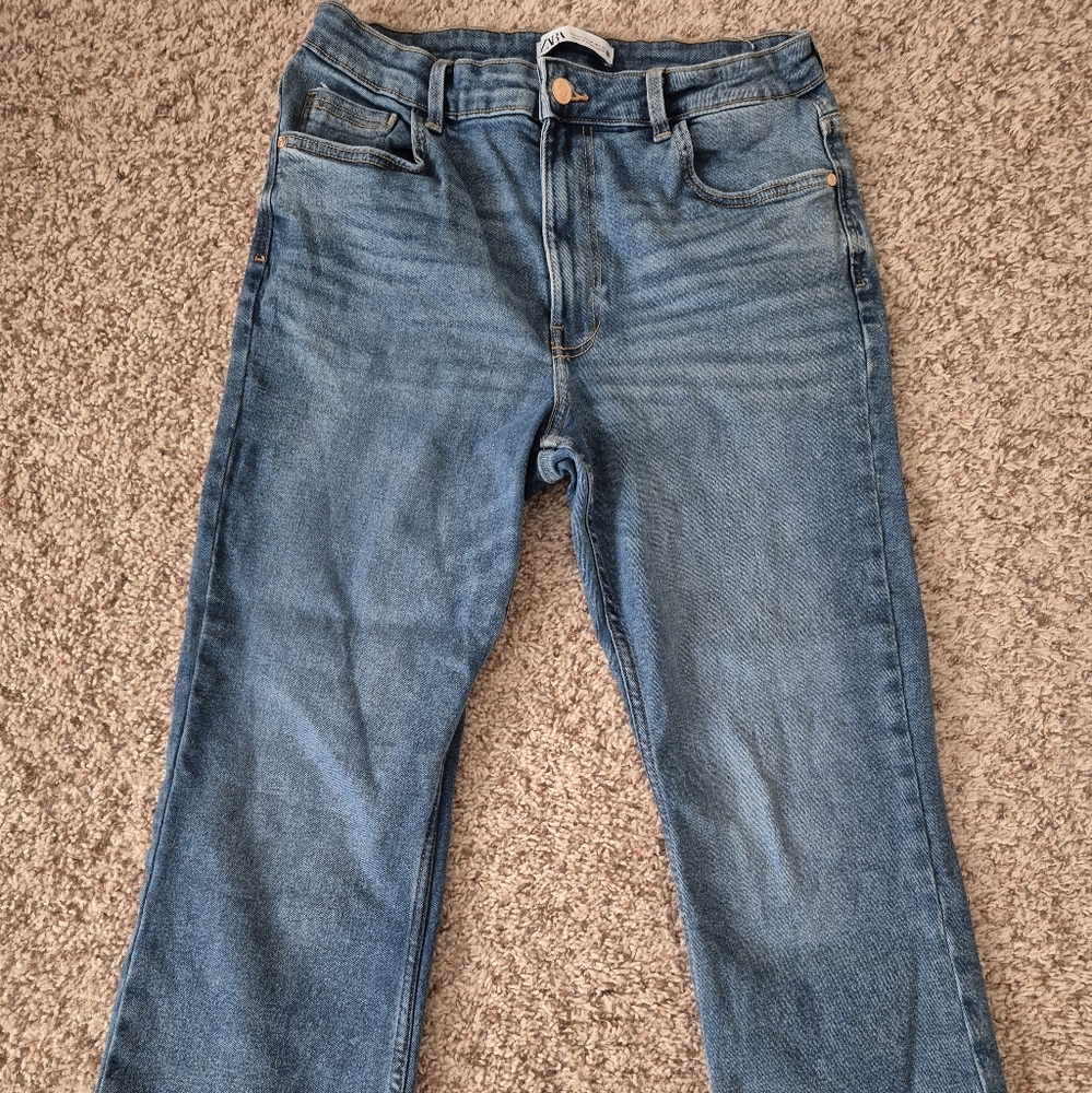 Zara Blue Straight Jeans Classic Denim Style